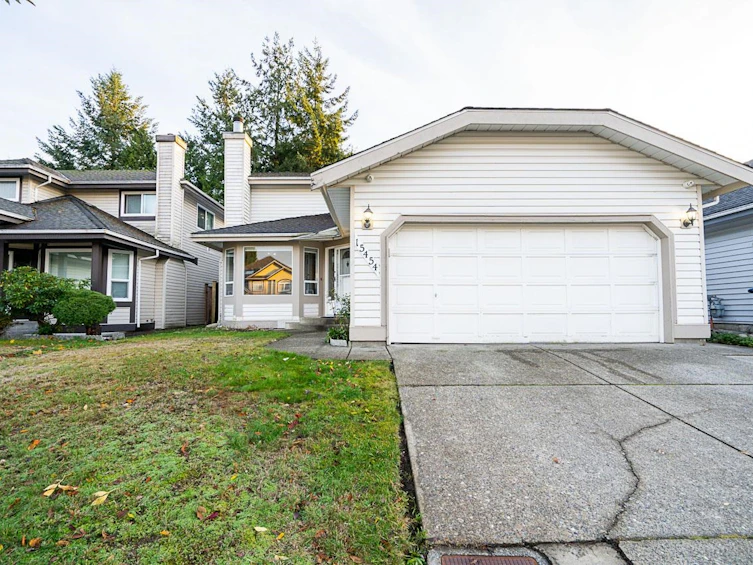 15454 91 Avenue, Surrey, BC, V3R 9C1