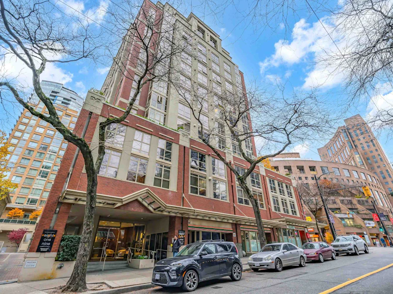 402 - 819 Hamilton Street, Vancouver BC V6B 6M2