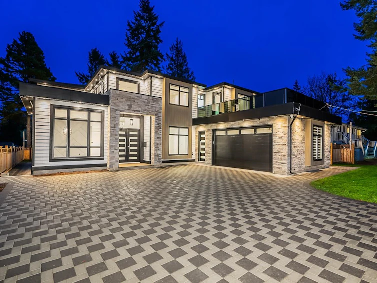 11200 143a Street, Surrey, BC, V3R 3M8