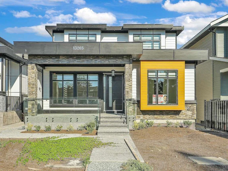 13265 80 Avenue, Surrey, BC, V3W 3B4