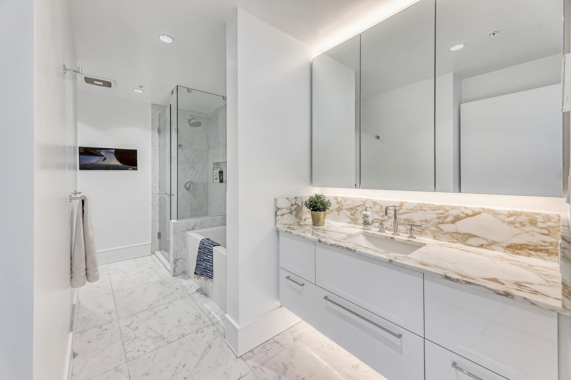 1206-1501 Foster Street, Surrey, BC, V4B 0C3 - 12