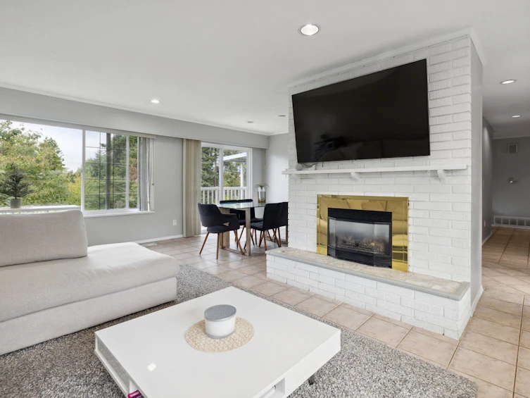 1035 Holdom Avenue, Burnaby, BC, V5B 3V5