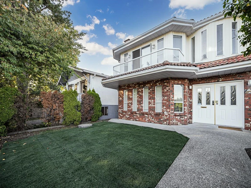 5567 Clinton Street, Burnaby BC V5J 2L9