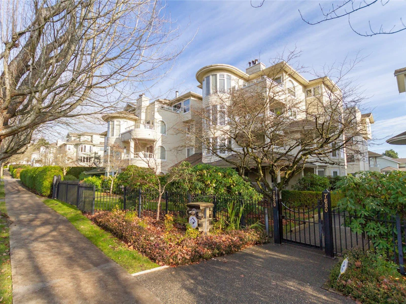 207 - 7620 Columbia Street, Vancouver BC V5X 4S8