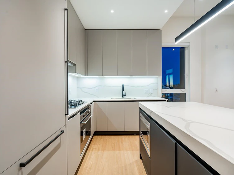 503-2235 E Broadway, Vancouver, BC, V5N 1W8