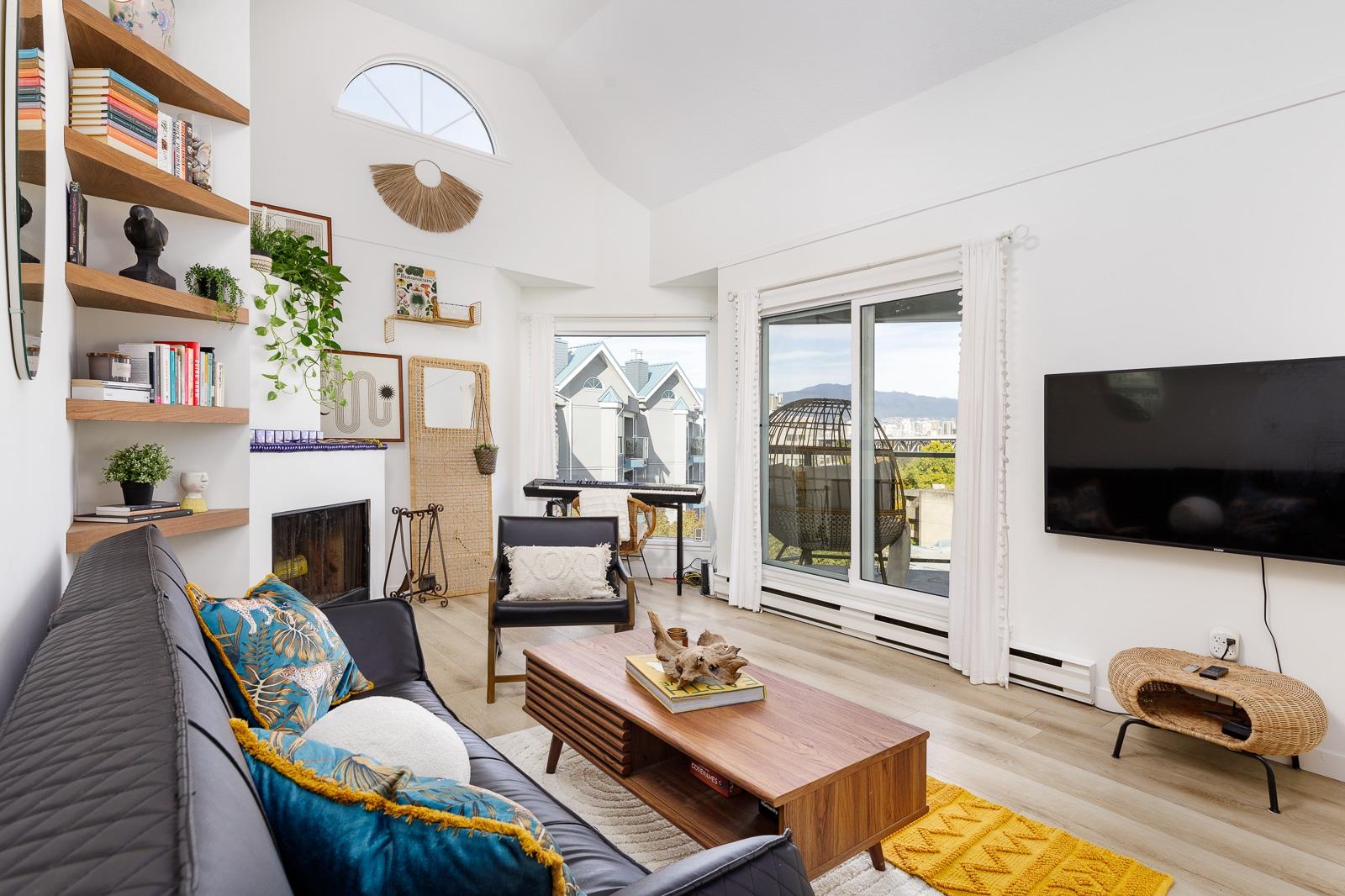 401-1345 W 4th Avenue, Vancouver, BC, V6H 3Y8