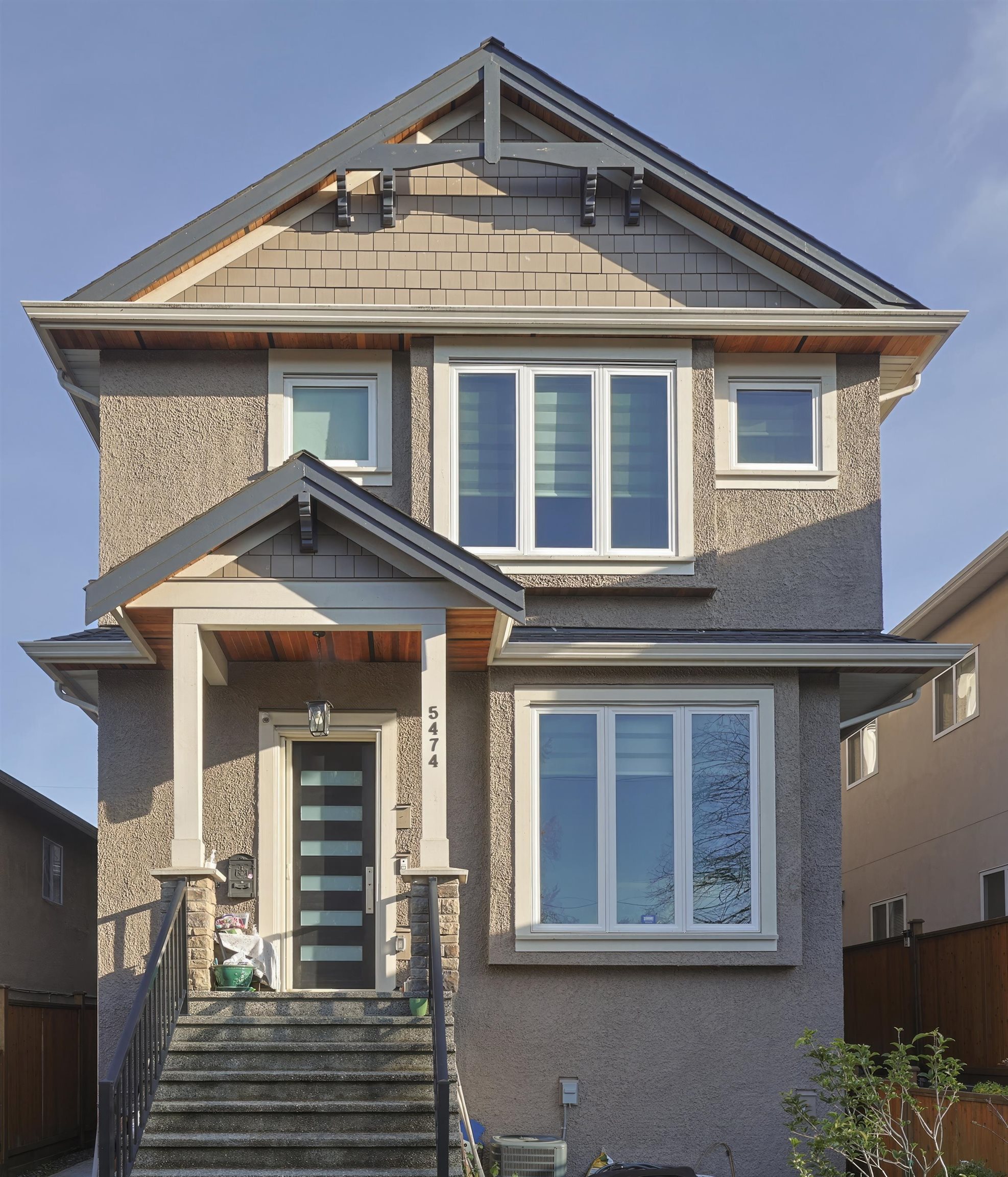 5474 Dundee Street, Vancouver, BC, V5R 3T9