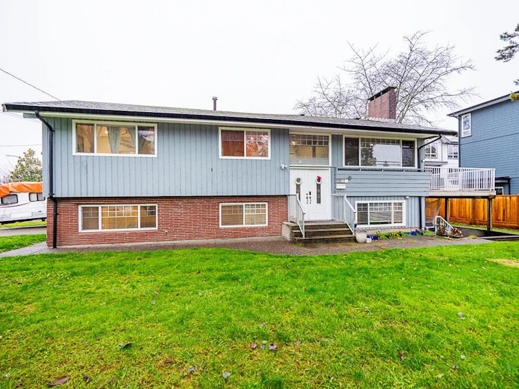 11821 232 Street, Maple Ridge, BC, V2X 6S8