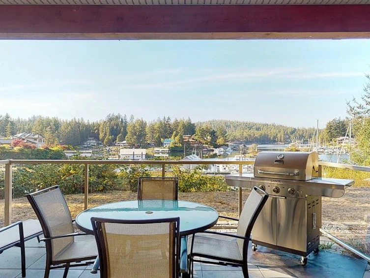 2A-12849 Lagoon Road, Pender Harbour Egmont, BC, V0N 2H0