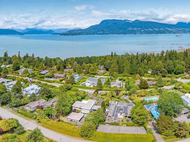 5570 Newton Wynd, Vancouver BC V6T 1H5