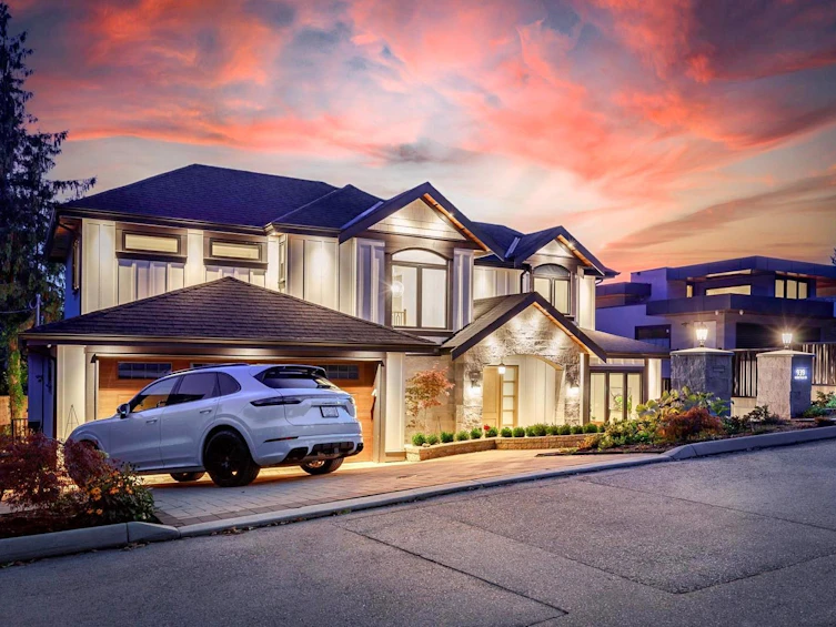 939 Forest Hills Drive, North Vancouver, BC, V7R 1M9