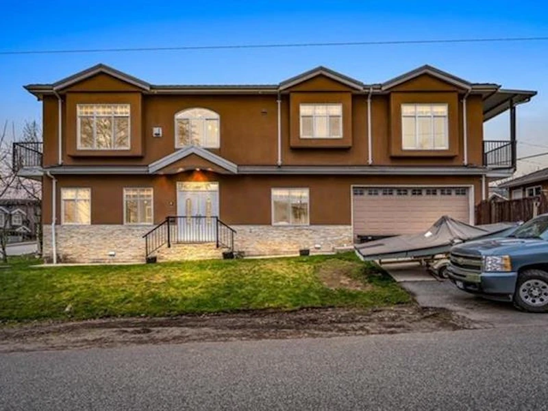 999 Carleton Avenue, Burnaby BC V5C 6G2