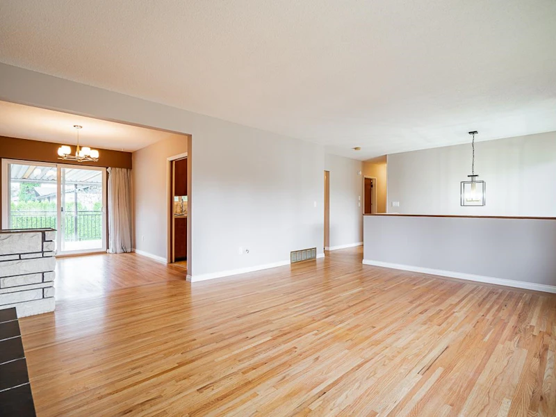 14496 109th Avenue, Surrey BC V3R 1Y1