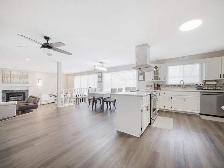 20295 Powell Avenue, Maple Ridge, BC, V2X 4N2