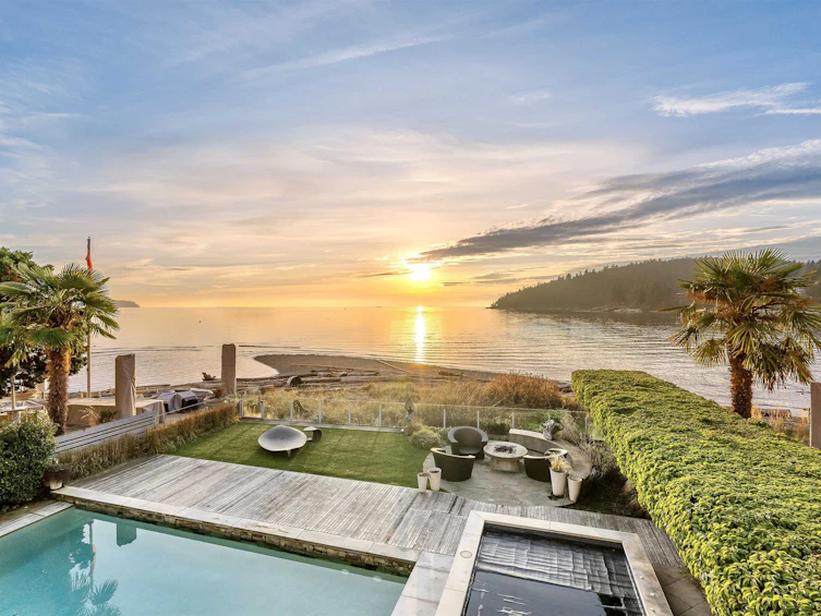 4382 Ross Crescent, West Vancouver, BC, V7W 1B2