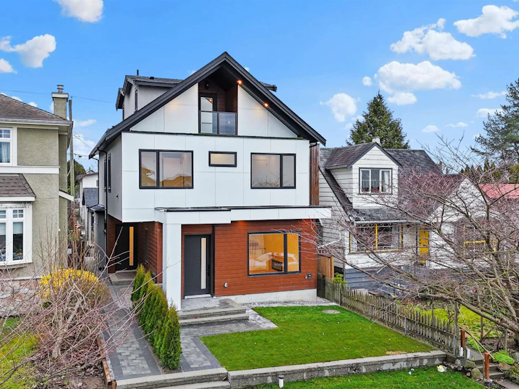 1-8192 Haig Street, Vancouver, BC, V6P 4R9