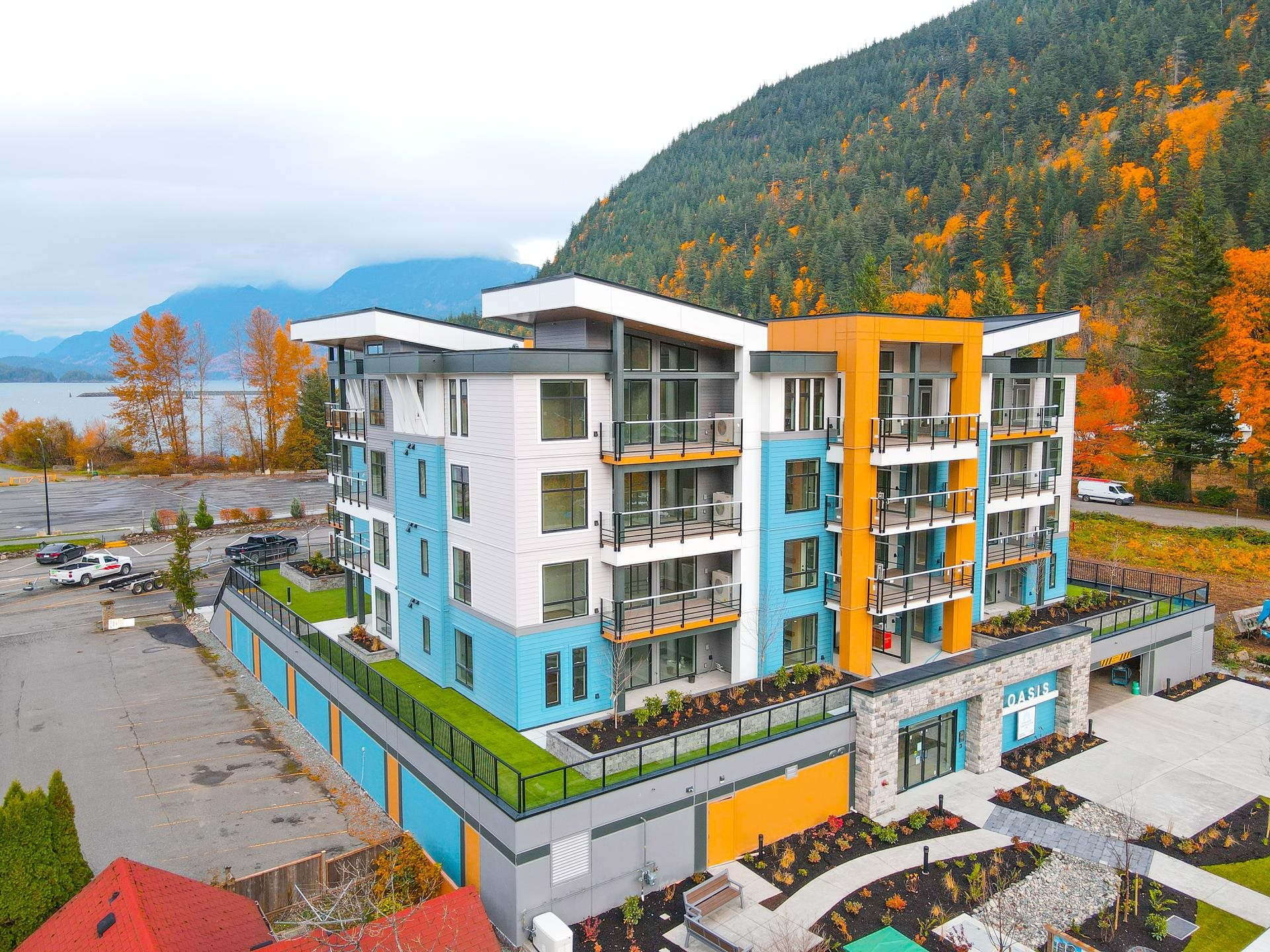 205-470 Esplanade Avenue, Harrison Hot Springs, BC, V0M 1K0