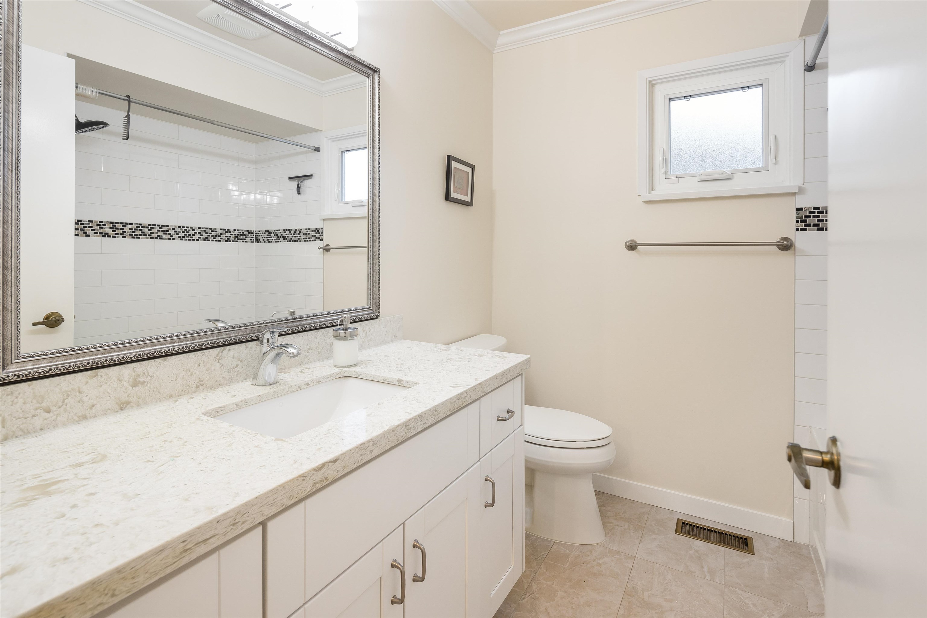 7720 No 1 Road, Richmond, BC, V7C 1T6 - 12