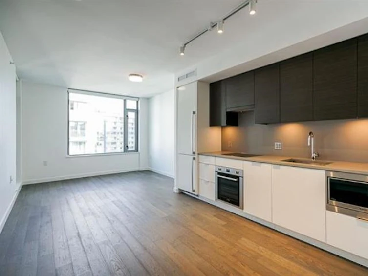 802-1688 Pullman Porter Street, Vancouver, BC, V6A 0H3