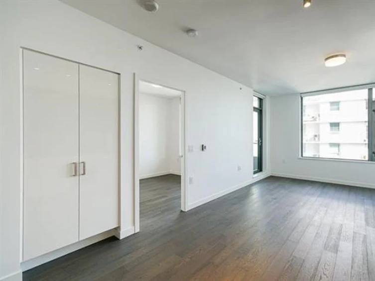 802-1688 Pullman Porter Street, Vancouver, BC, V6A 0H3 - 5