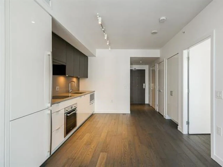 802-1688 Pullman Porter Street, Vancouver, BC, V6A 0H3 - 6