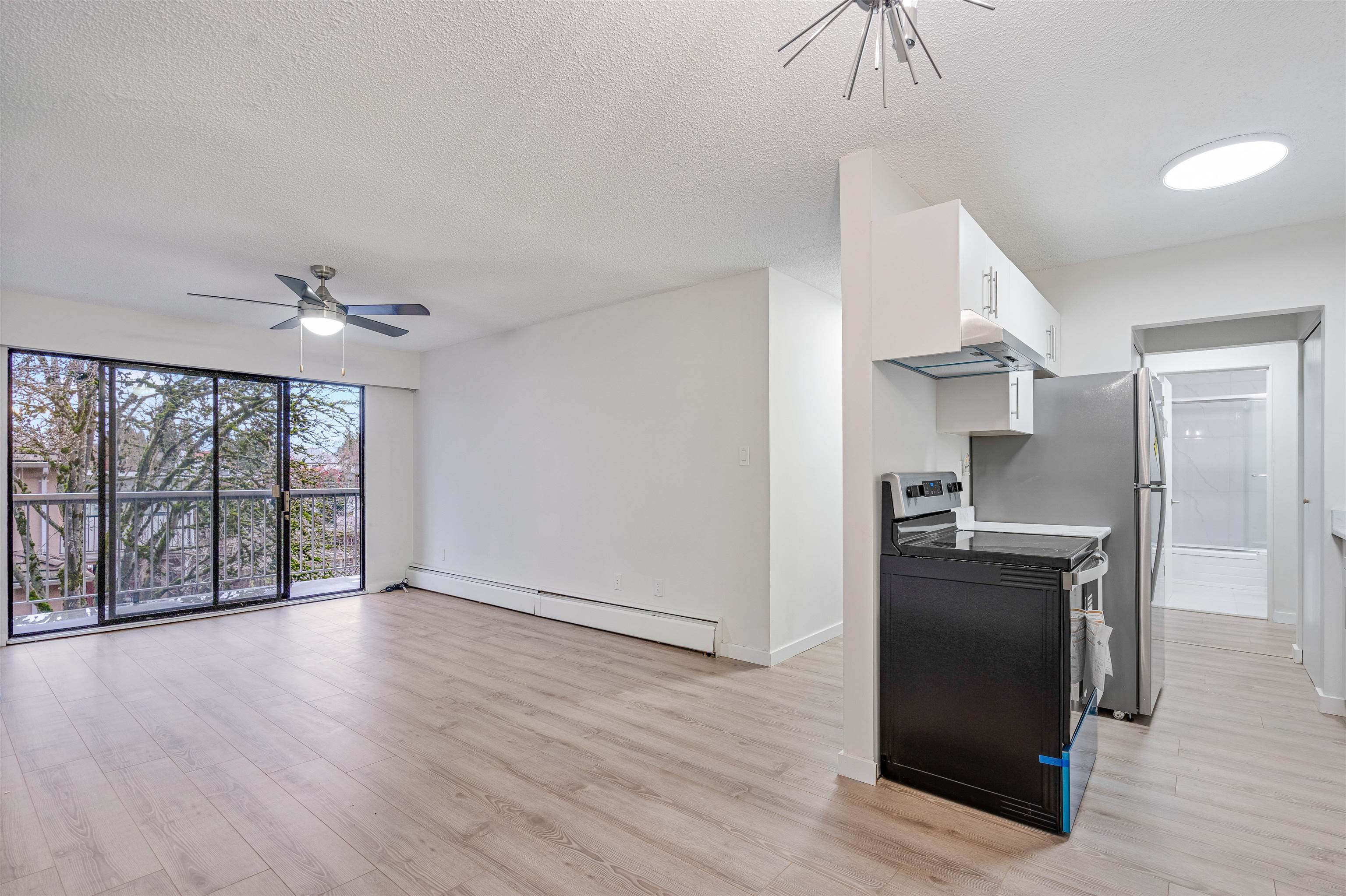 227-2600 East 49th Avenue, Vancouver, BC, V5S 1J8 - 3