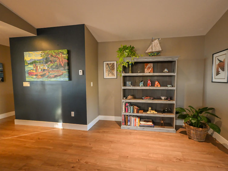 6251 Oracle Road, Sechelt, BC, V7Z 0N7 - 6