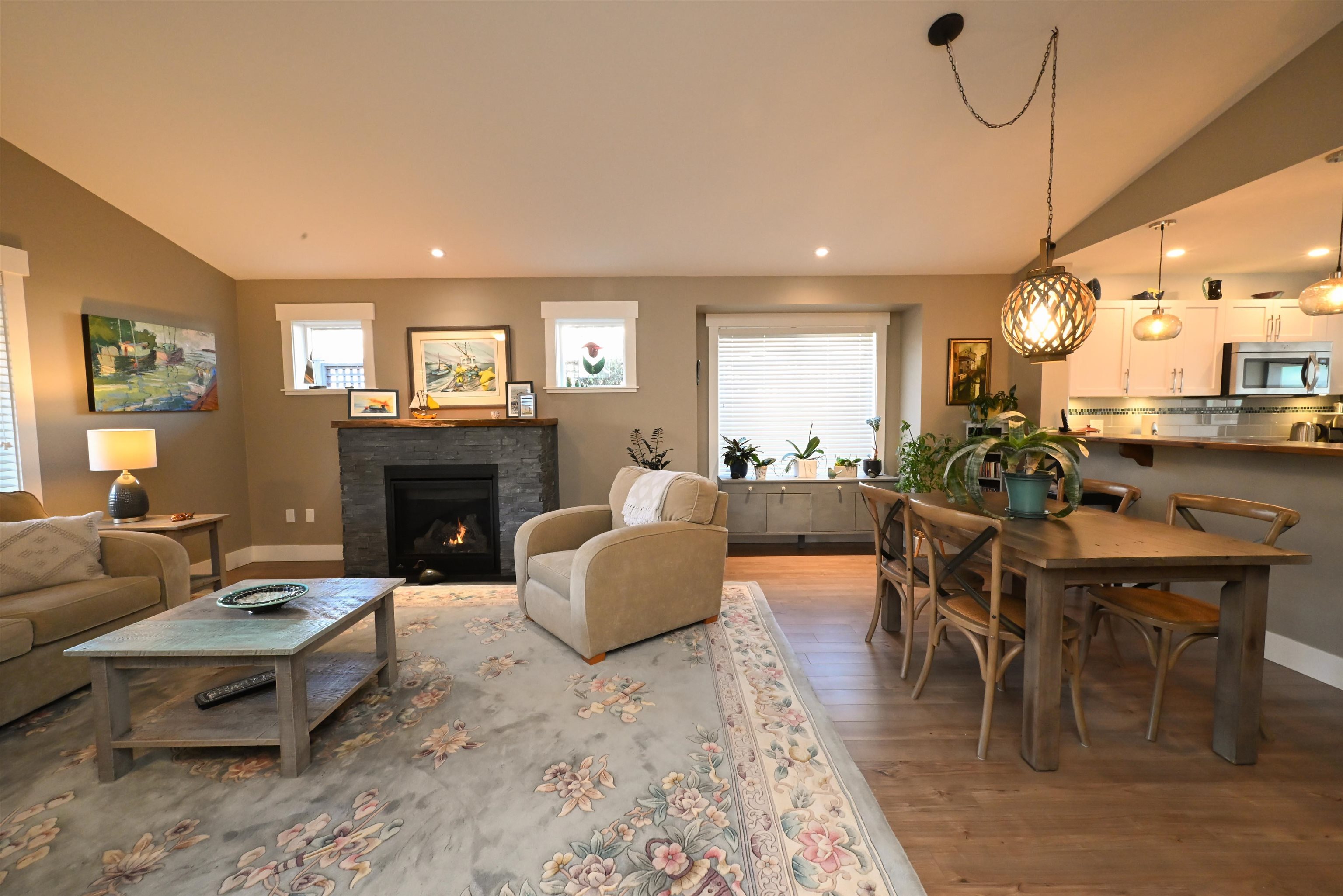6251 Oracle Road, Sechelt, BC, V7Z 0N7 - 8