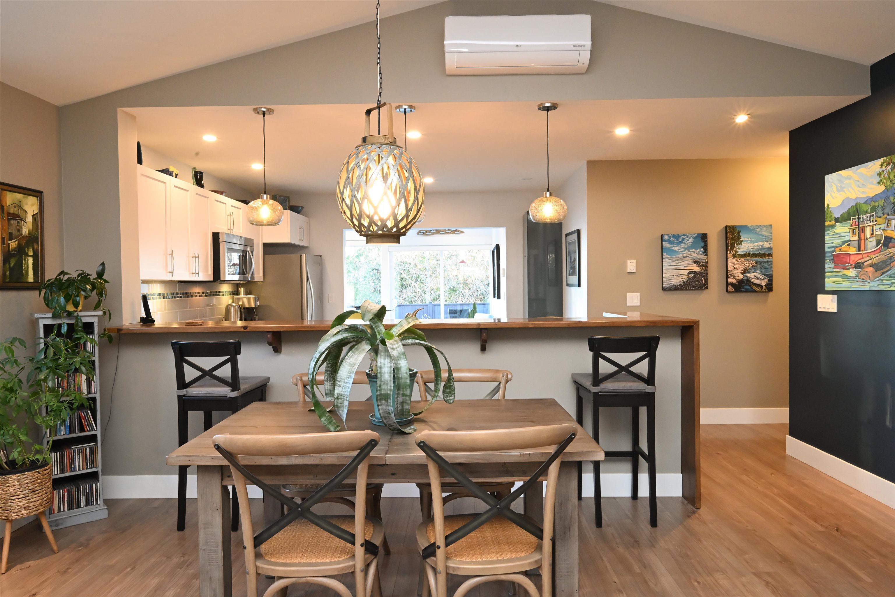 6251 Oracle Road, Sechelt, BC, V7Z 0N7 - 9