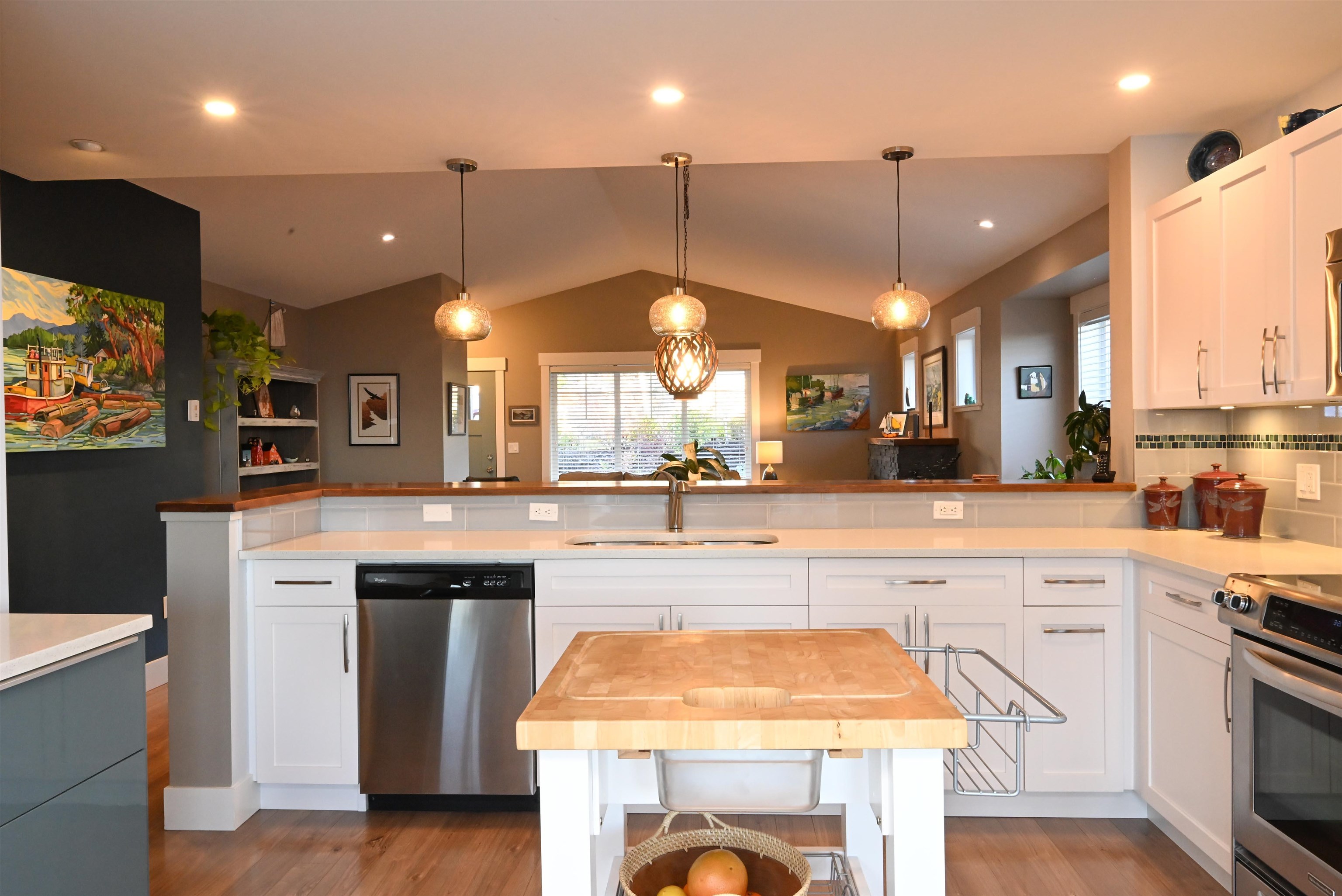 6251 Oracle Road, Sechelt, BC, V7Z 0N7 - 11
