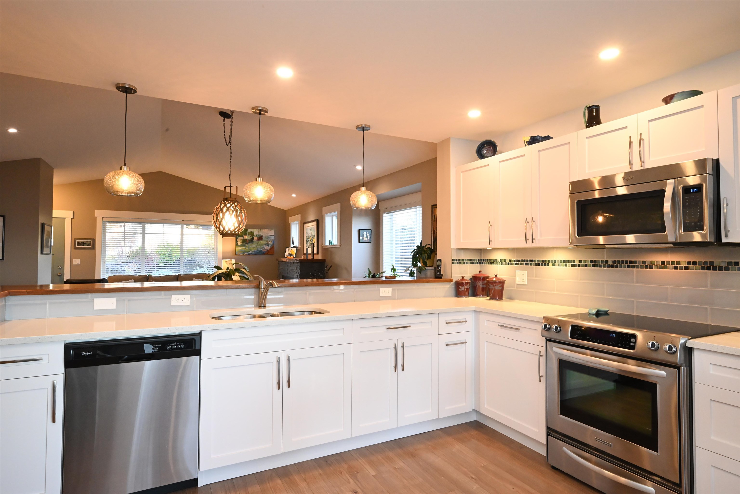 6251 Oracle Road, Sechelt, BC, V7Z 0N7 - 12