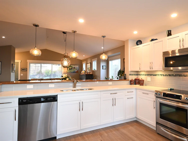 6251 Oracle Road, Sechelt, BC, V7Z 0N7 - 12