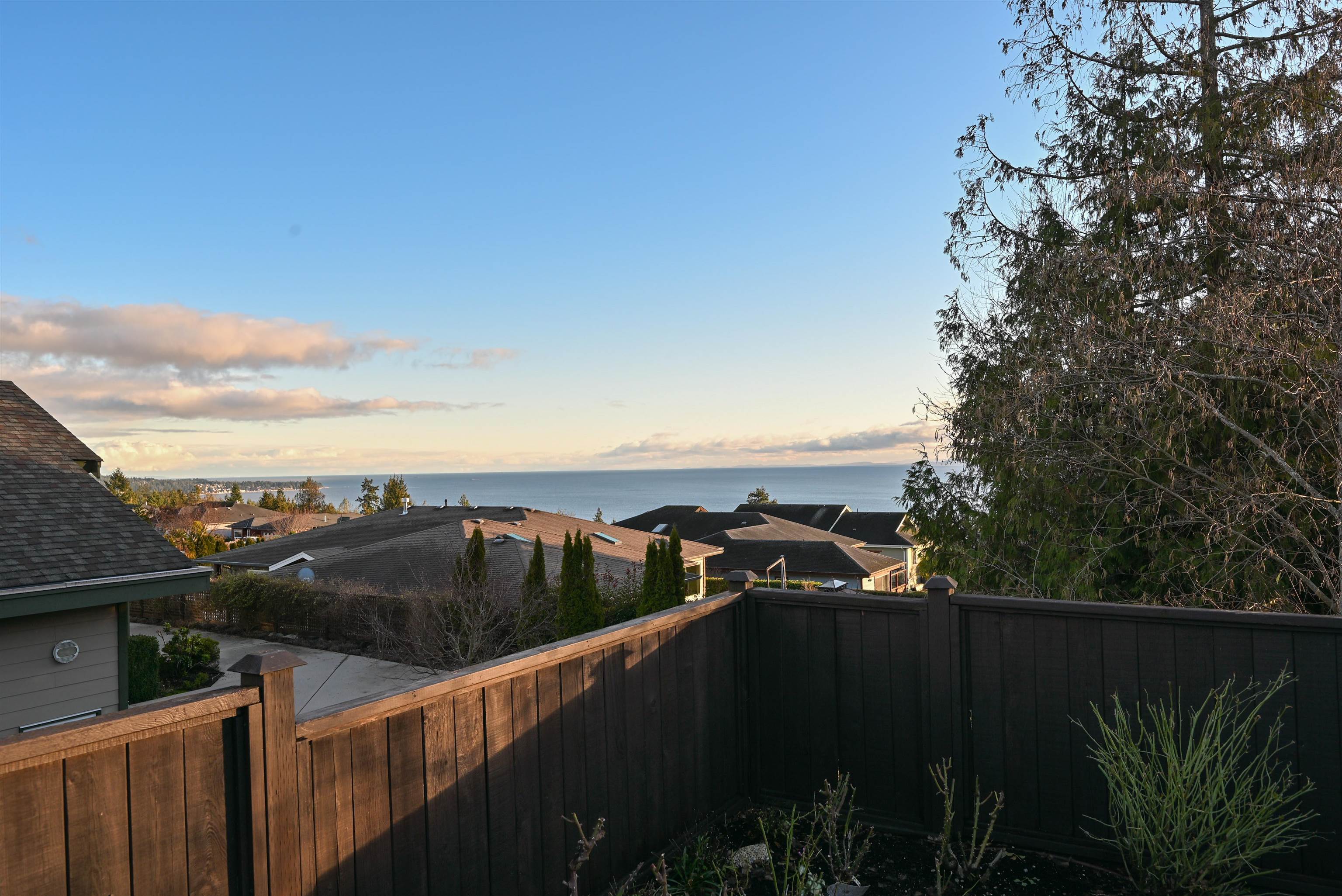 6251 Oracle Road, Sechelt, BC, V7Z 0N7 - 16