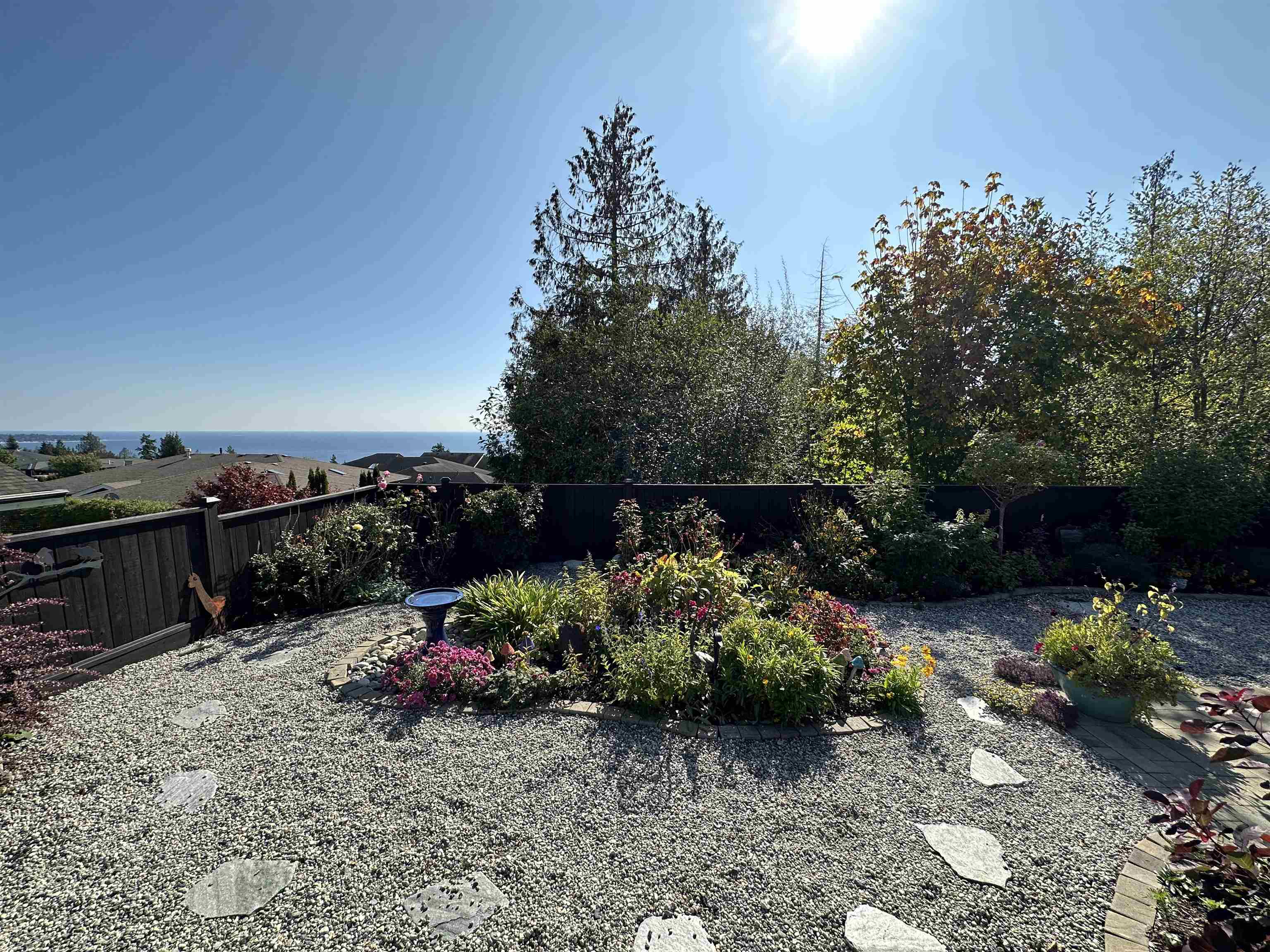 6251 Oracle Road, Sechelt, BC, V7Z 0N7 - 30
