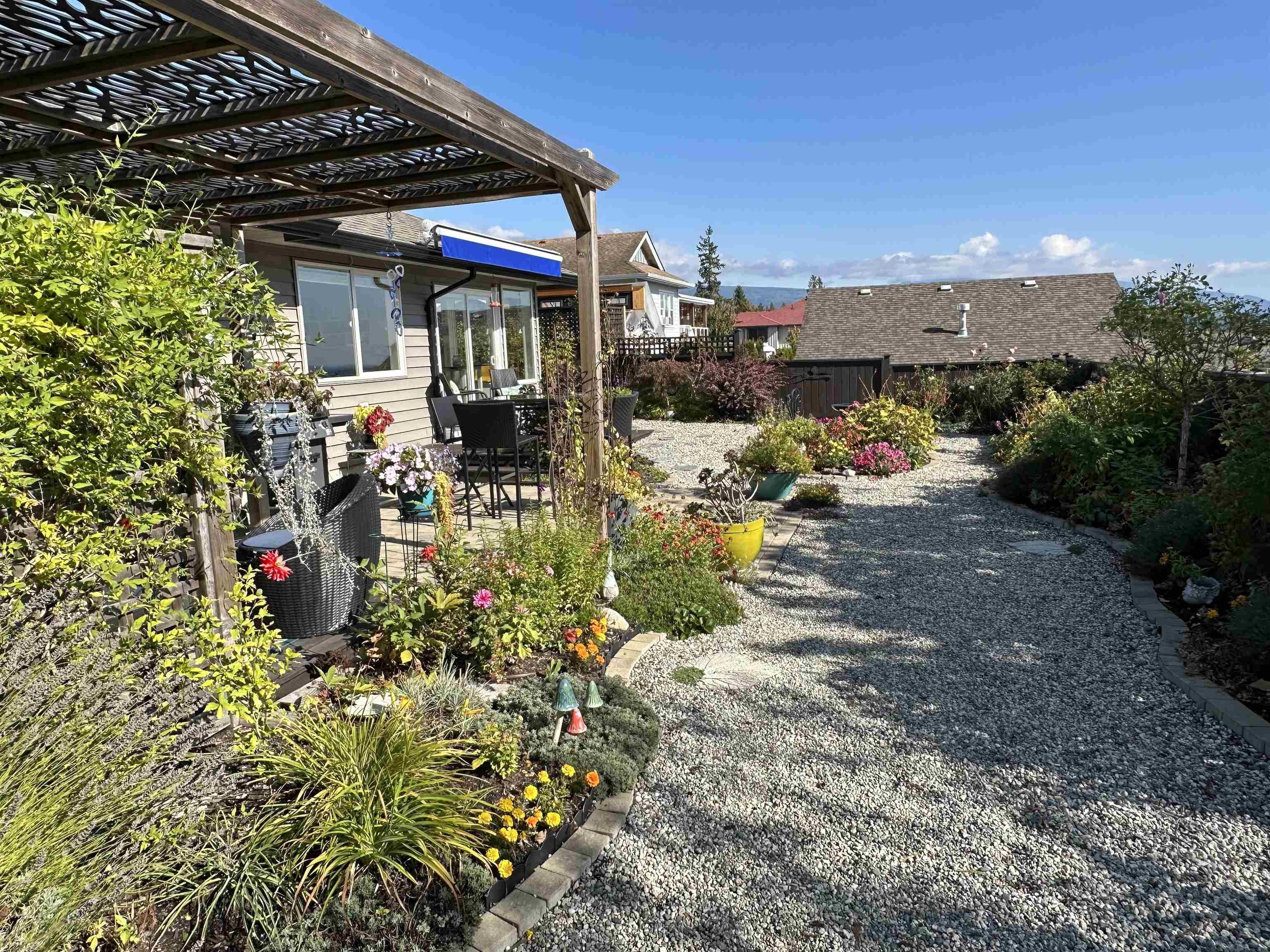 6251 Oracle Road, Sechelt, BC, V7Z 0N7 - 32