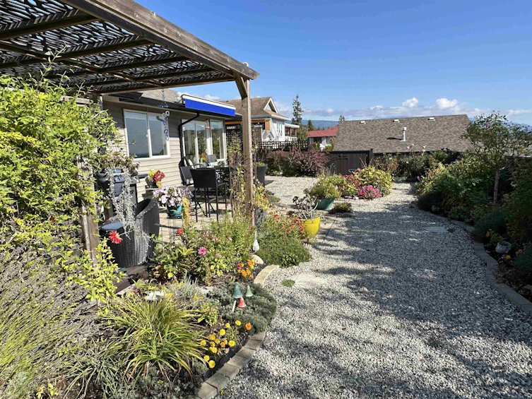 6251 Oracle Road, Sechelt, BC, V7Z 0N7 - 32