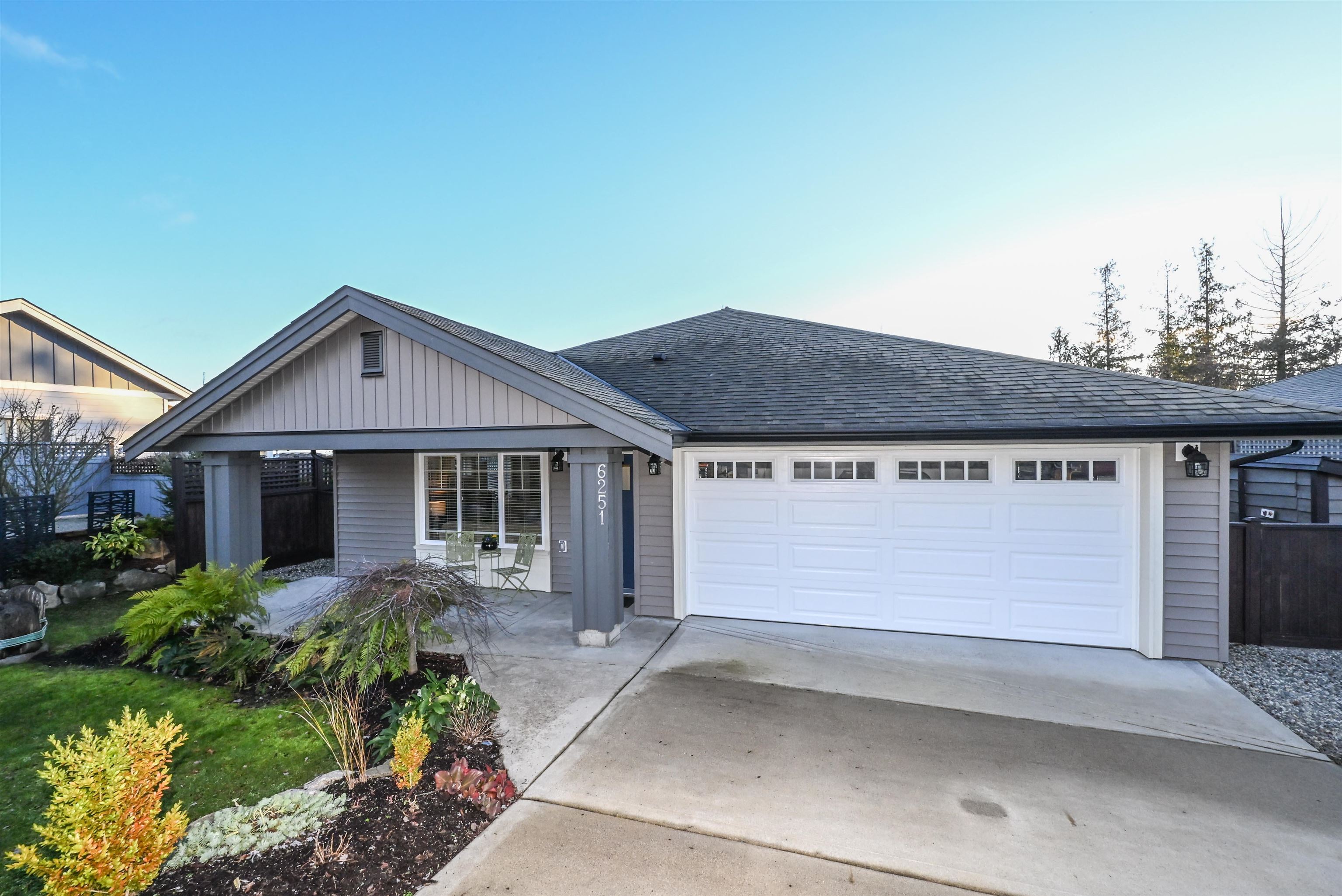 6251 Oracle Road, Sechelt, BC, V7Z 0N7 - 37