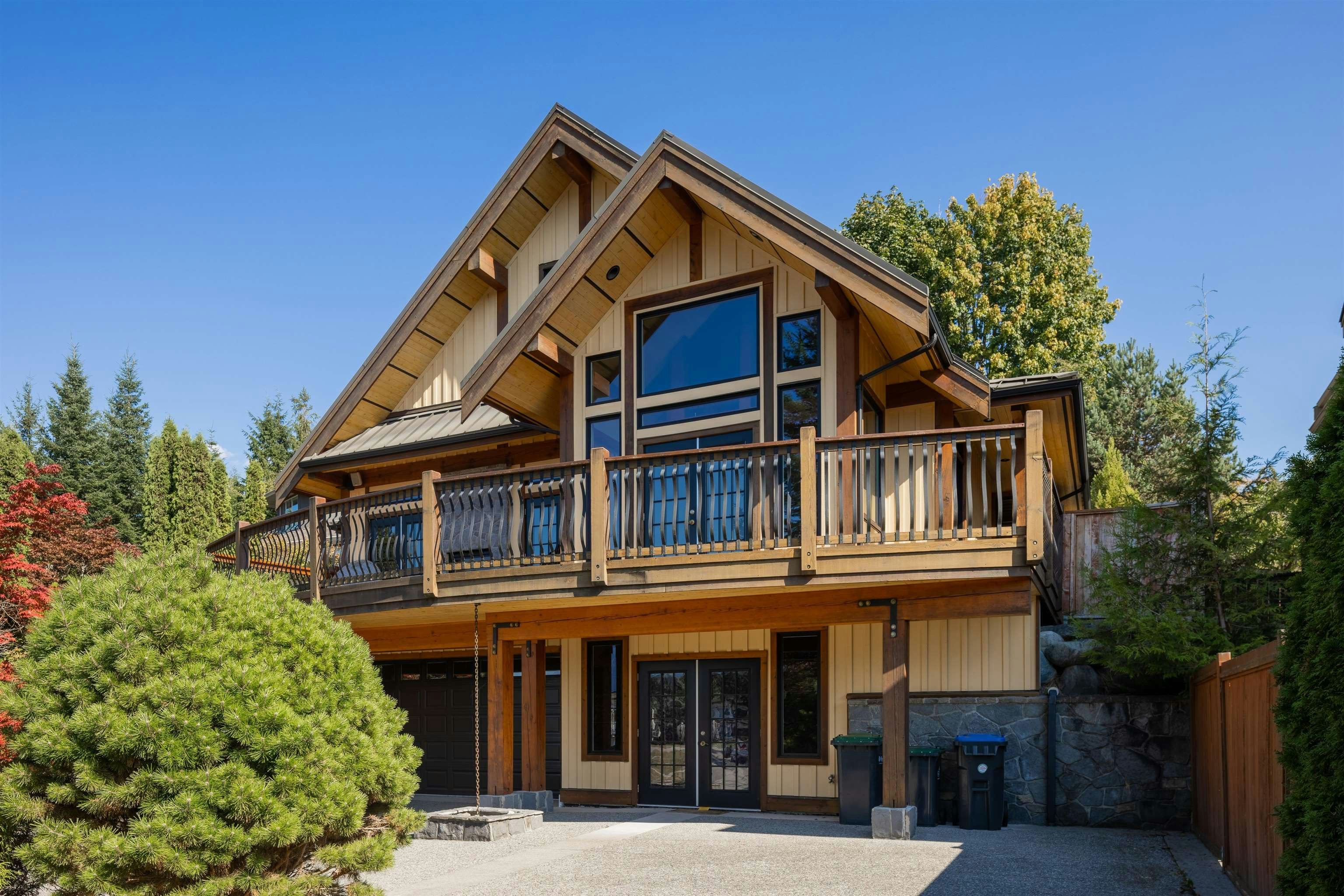 1072 Jay Crescent, Squamish, BC, V8B 0P3