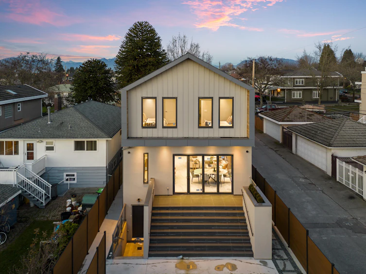 3282 E 53rd Avenue, Vancouver, BC, V5S 1W7