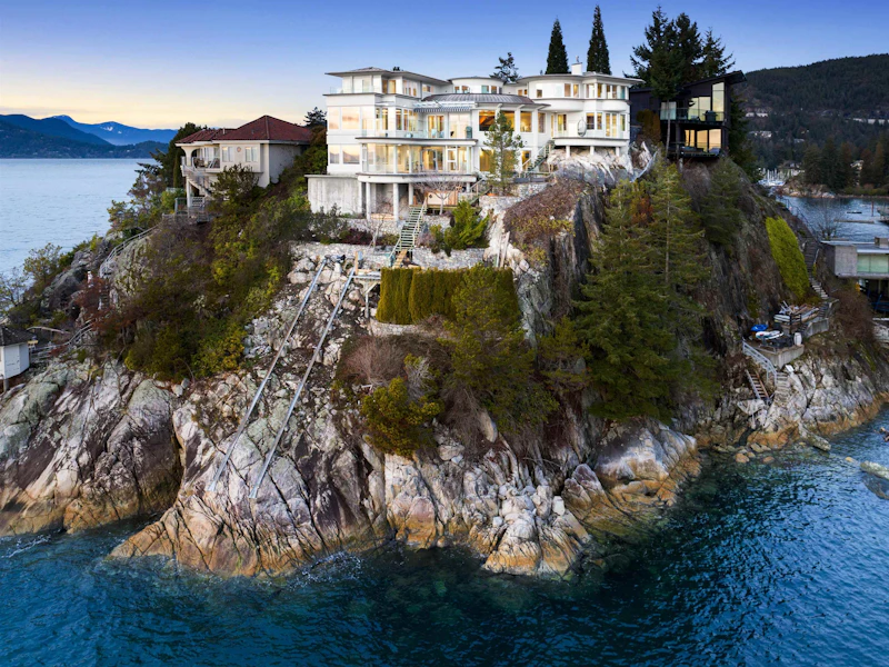 5310 Seaside Place, West Vancouver BC V7W 3E2