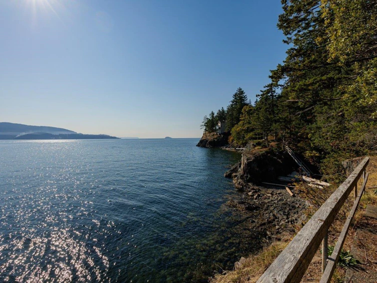 1591 Eagle Cliff Road, Bowen Island, BC, V0N 1G1 - 2