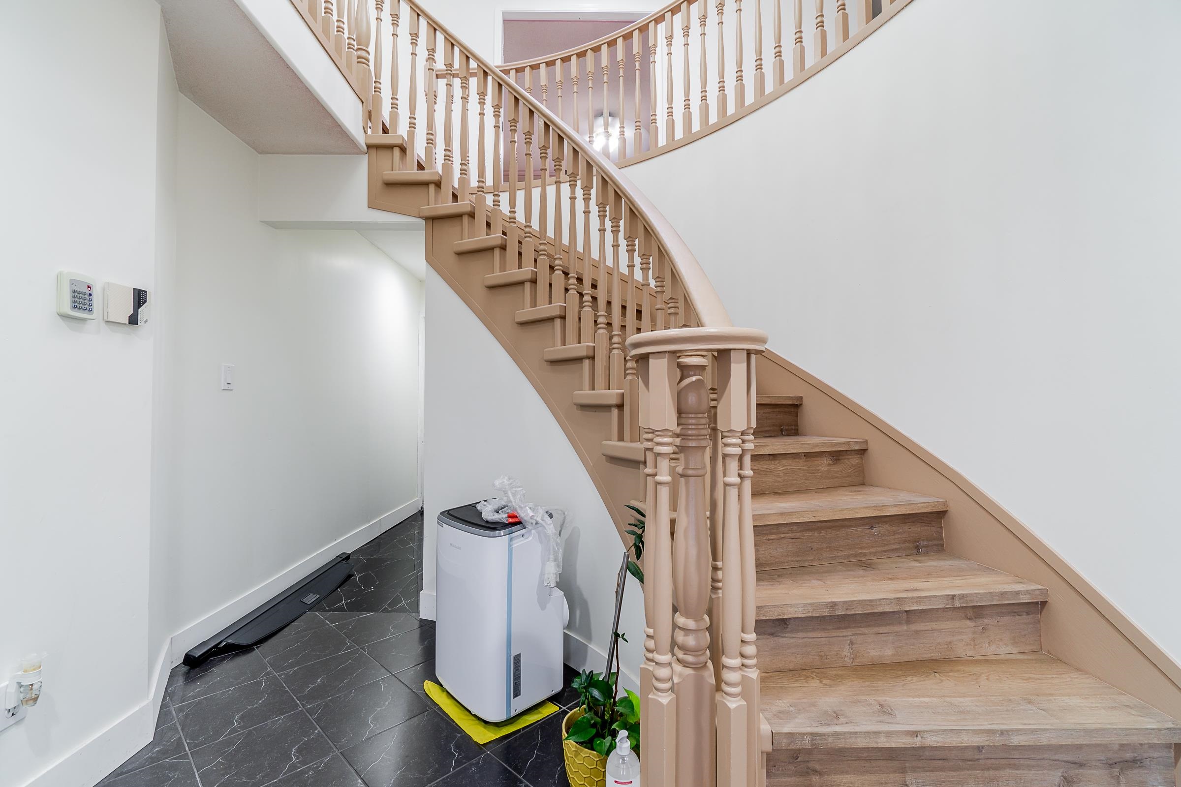 13761 91 Avenue, Surrey, BC, V3V 7Y5 - 4
