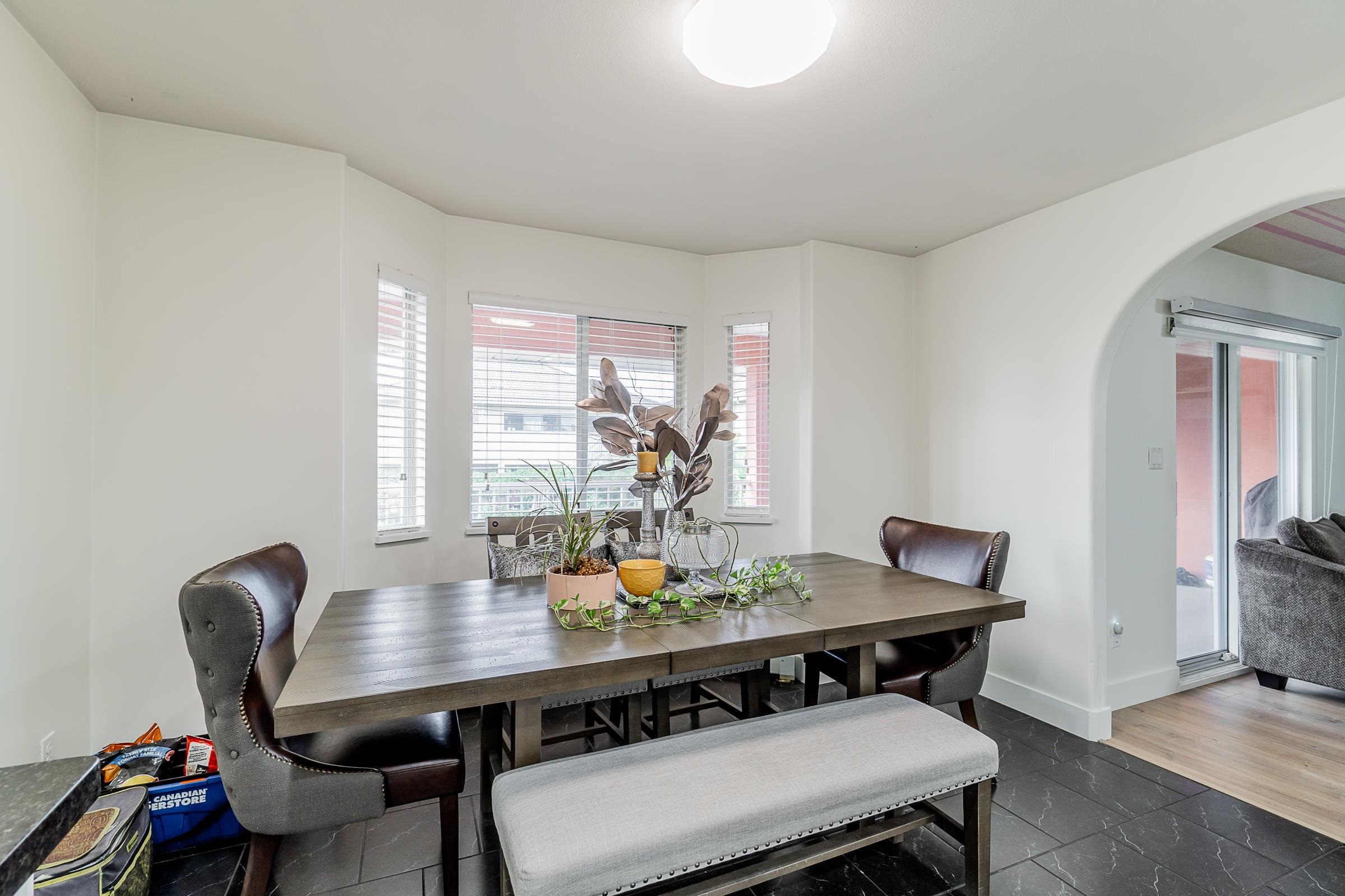 13761 91 Avenue, Surrey, BC, V3V 7Y5 - 13