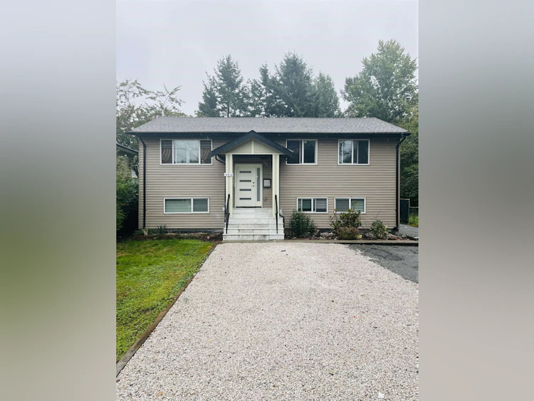 10610 141 Street, Surrey, BC, V3T 4R4