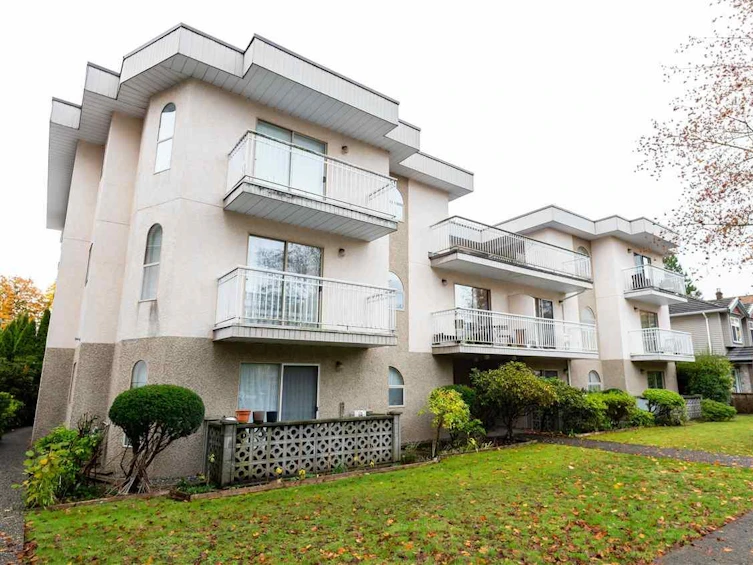 303-458 East 44th Avenue, Vancouver, BC, V5W 1W3 - 2