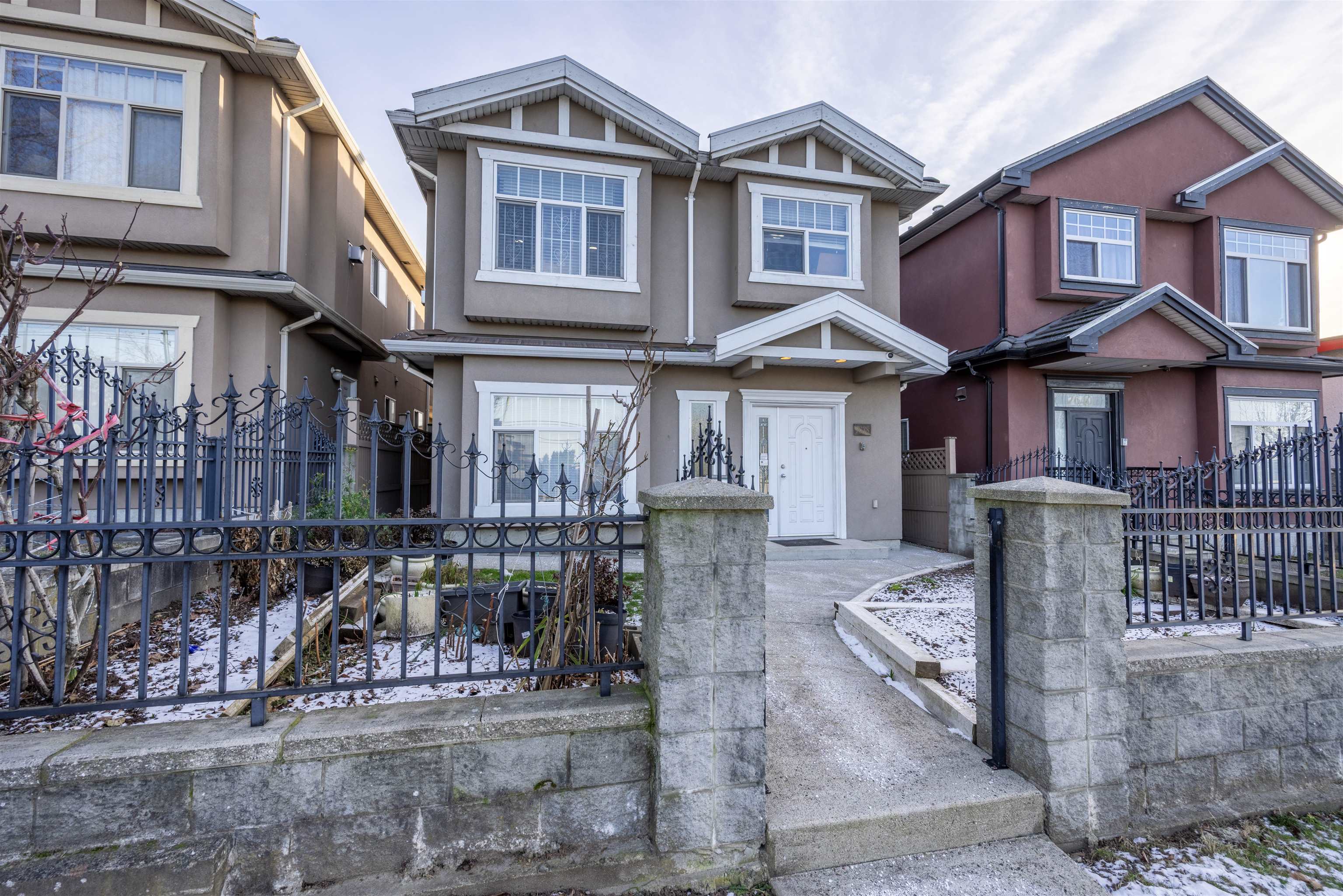 7638 Main Street, Vancouver, BC, V5X 3K3