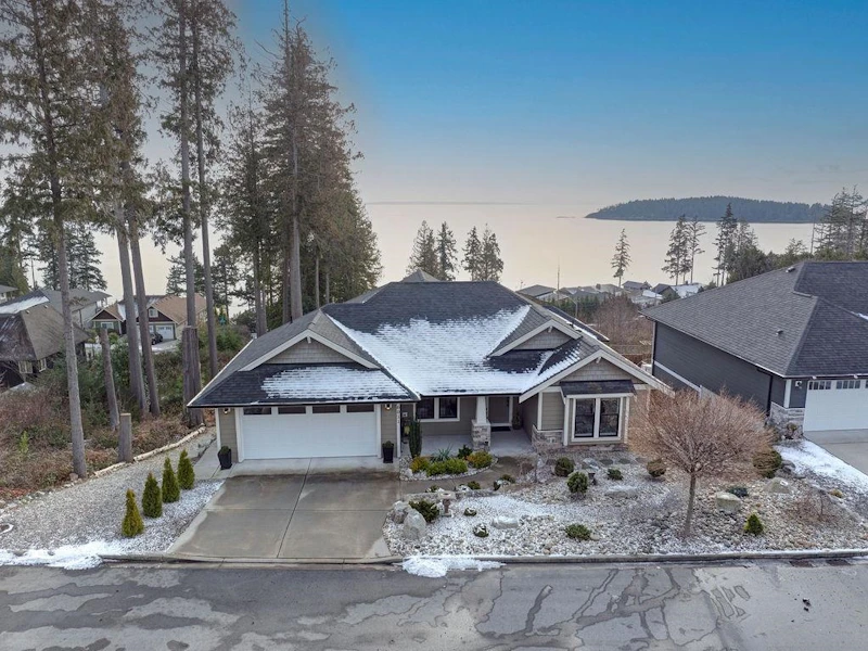 6011 Cowrie Street, Sechelt BC