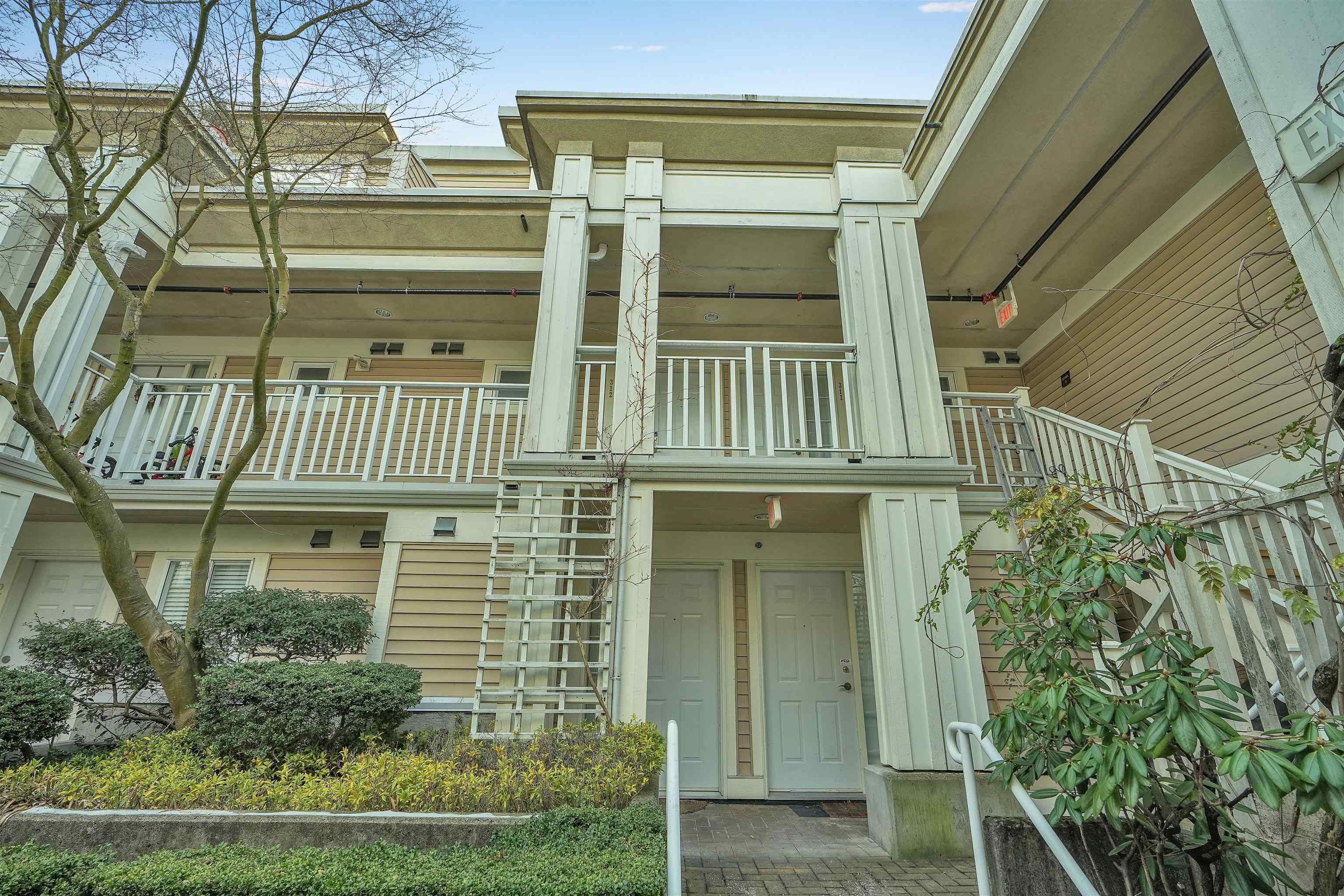 247-2565 W Broadway, Vancouver, BC, V6K 2E9