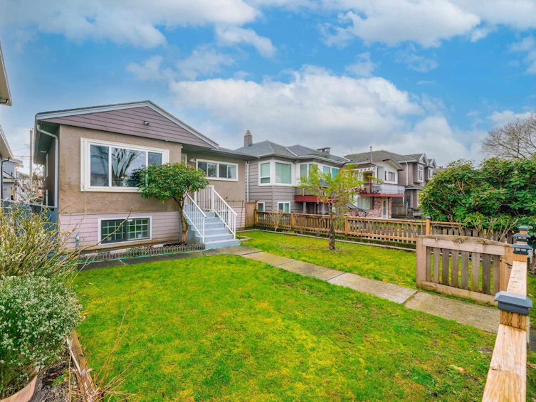 3282 Parker Street, Vancouver, BC, V5K 2V8