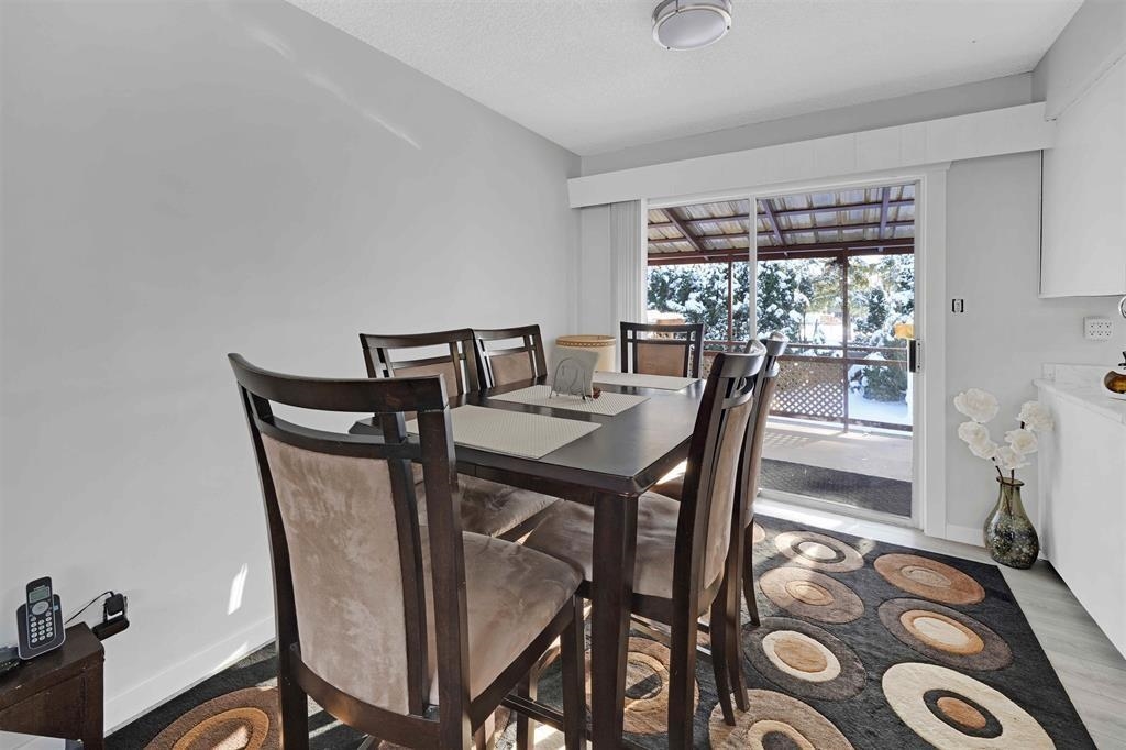 32064 Joyce Avenue, Abbotsford, BC, V2T 1B7 - 2